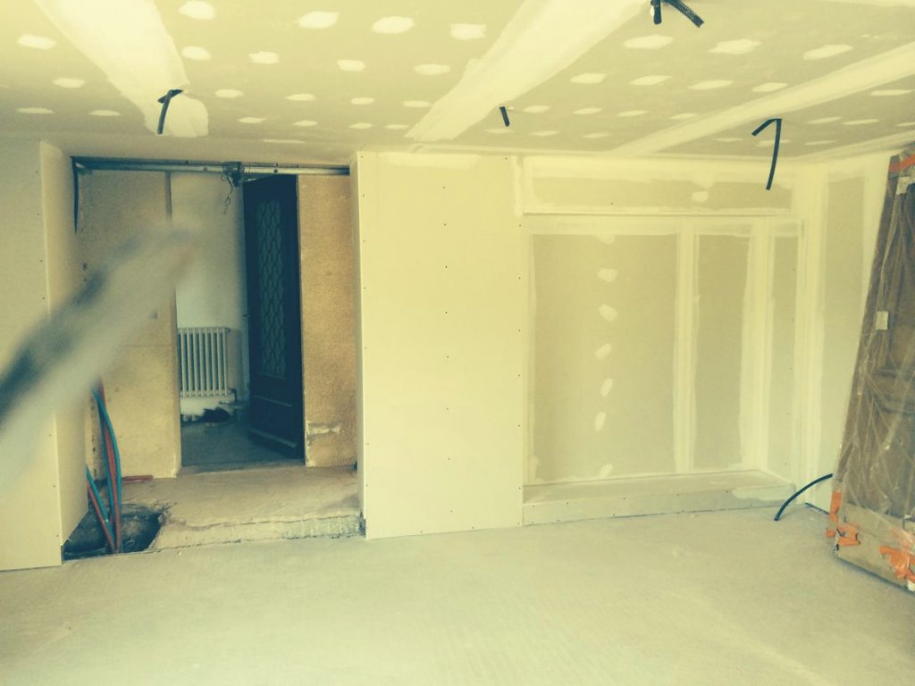 travaux de rénovation intérieure avec cloisons placo plâtre et isolation intérieur réalisés par ADS Construction 31 - Intervention sur Aussonne, Beauzelle, Blagnac, Seilh
