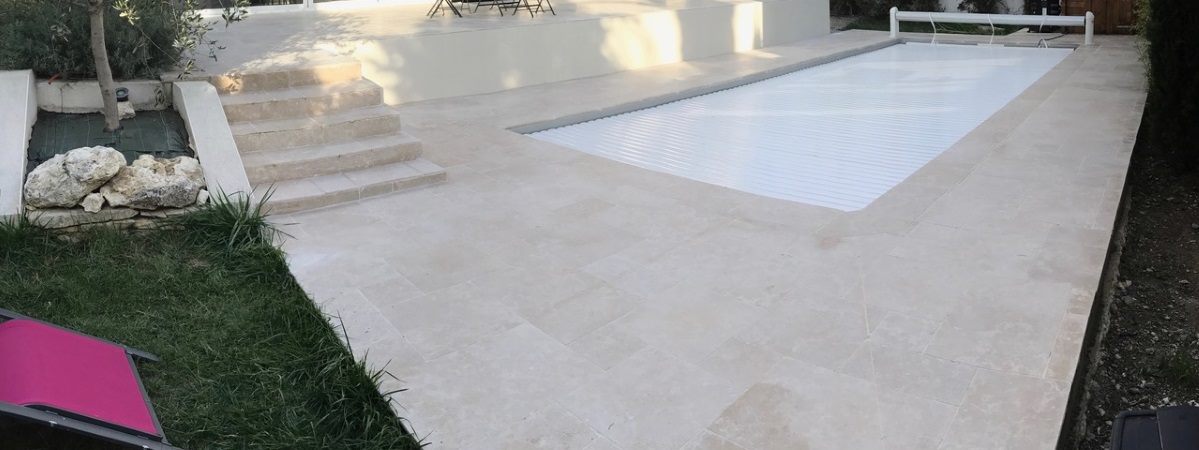 Pose dalles en pierre naturelle plage piscine ADS CONSTRUCTION 31